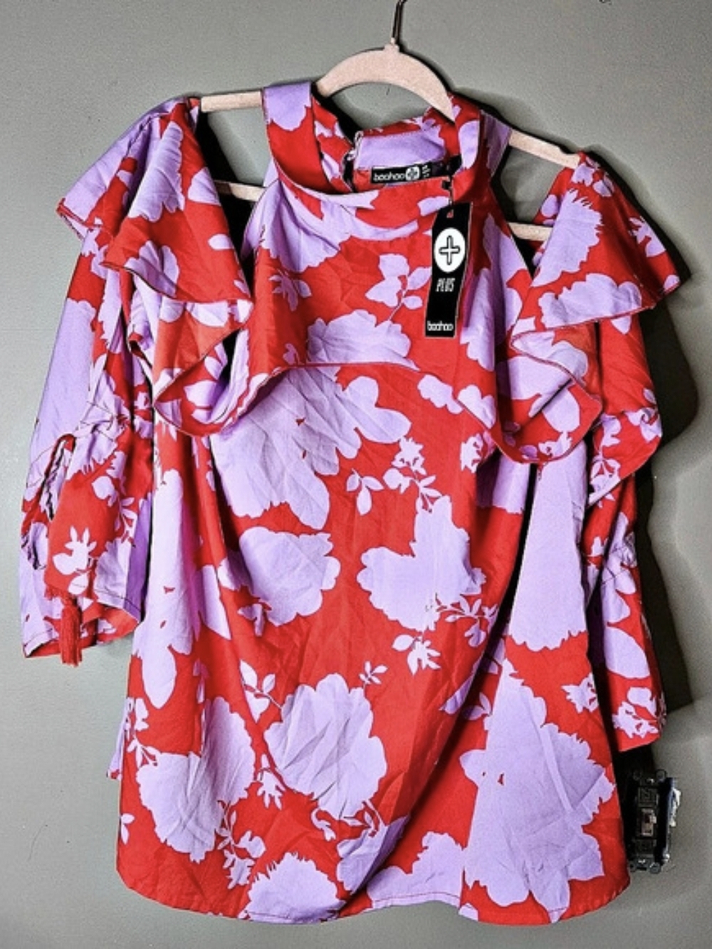 boohoo Floral Ruffle Sleeve Blouse in Red & Purple Size XL NWT Ptp 23"